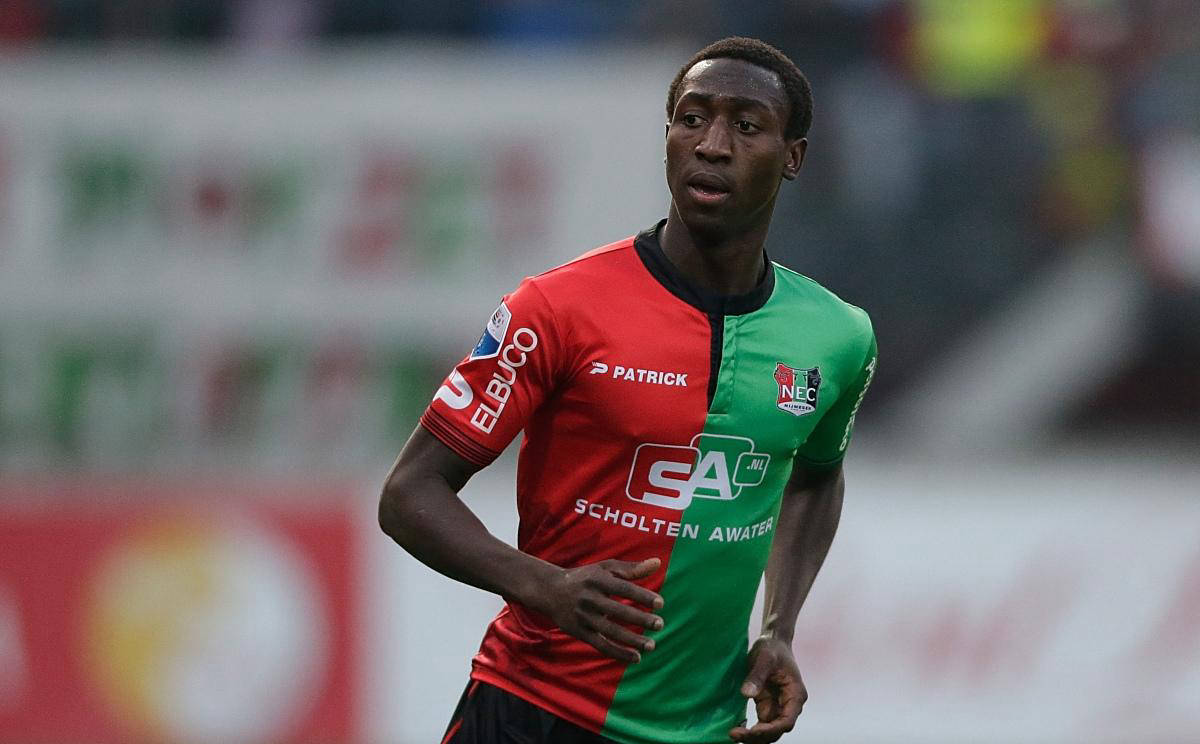 出令人叹为 出令人叹为